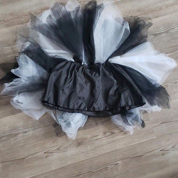 womens black and white tutu - Picture 2 of 3
